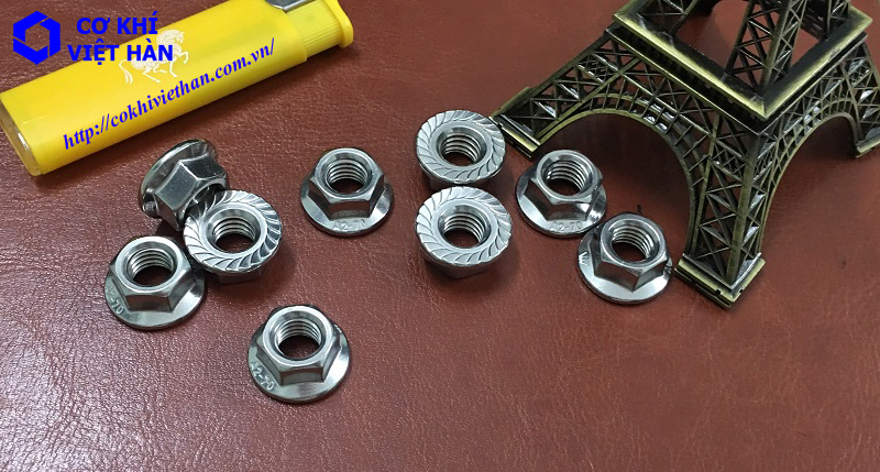 con tán liền vành inox