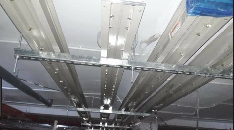 ty treo trần thả