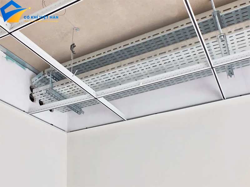 Ty treo trần thả là gì? Ưu điểm và ứng dụng của Ty treo trần thả