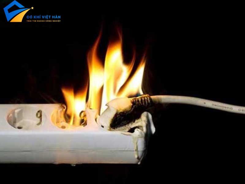 Đoản mạch là gì?