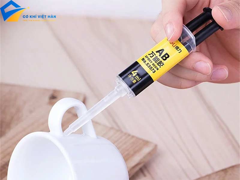 Keo AB là gì? Cách pha keo AB và những điều cần lưu ý khi sử dụng