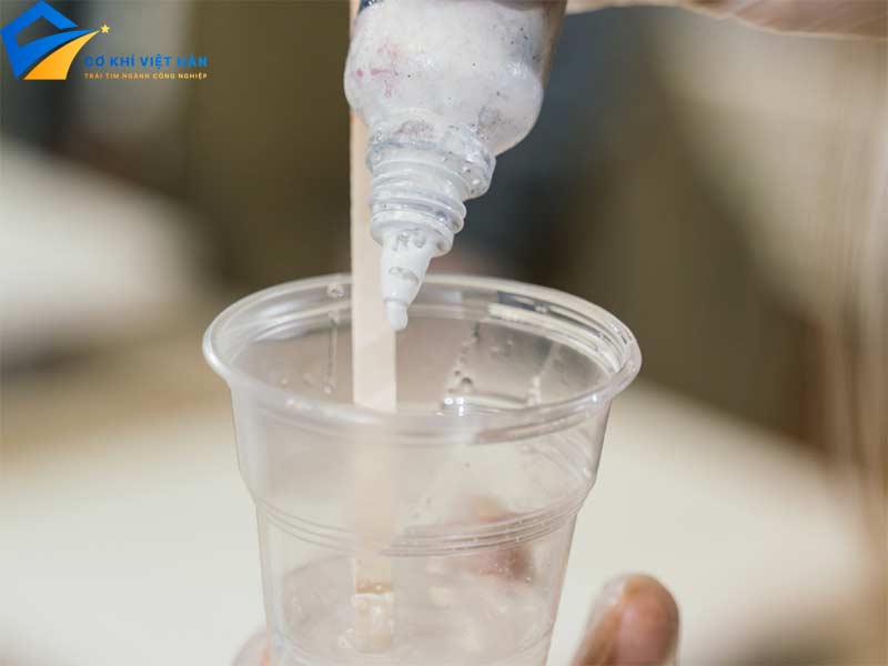 Keo AB là gì? Cách pha keo AB và những điều cần lưu ý khi sử dụng