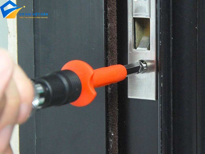 Tua vít đóng là gì? Tiêu chí chọn mua Tua vít đóng