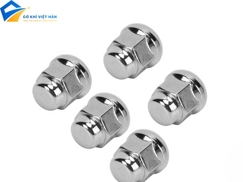 Bu lông tắc kê xe ô tô 