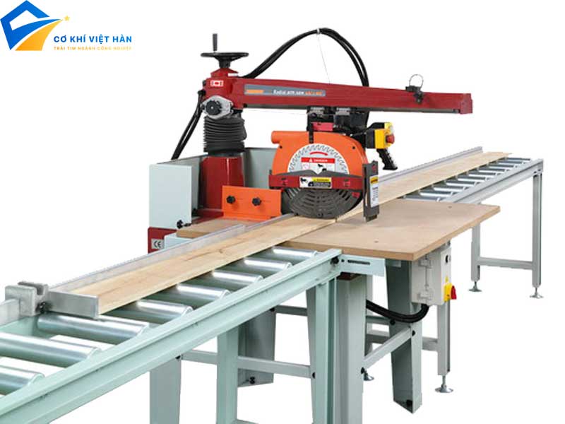 Nên mua máy cưa lọng hay cưa đĩa để cưa gỗ