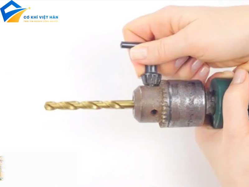 Cách Tháo Lắp Mũi Khoan Đơn Giản, An Toàn và Đúng Kỹ Thuật